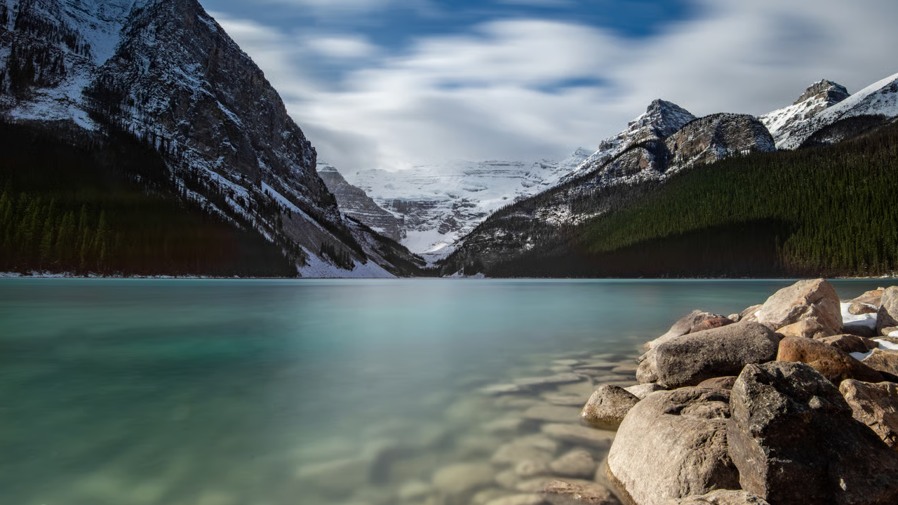 Vue splendide du Lake Louise au Canada